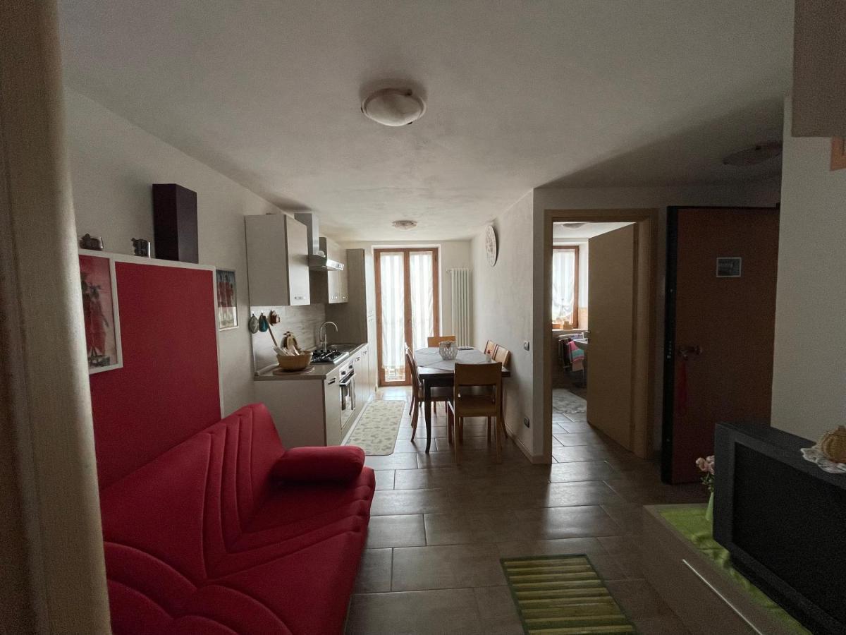 La Casa Di Pucci Nel Borgo Affrescato Di Parlasco Cortenova Exterior photo