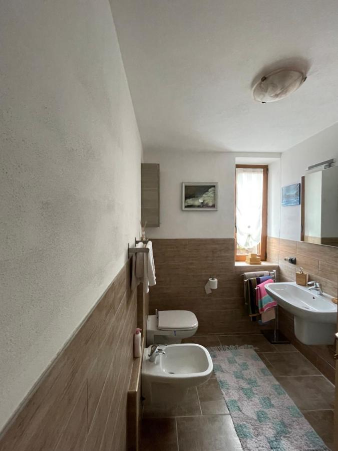 La Casa Di Pucci Nel Borgo Affrescato Di Parlasco Cortenova Exterior photo