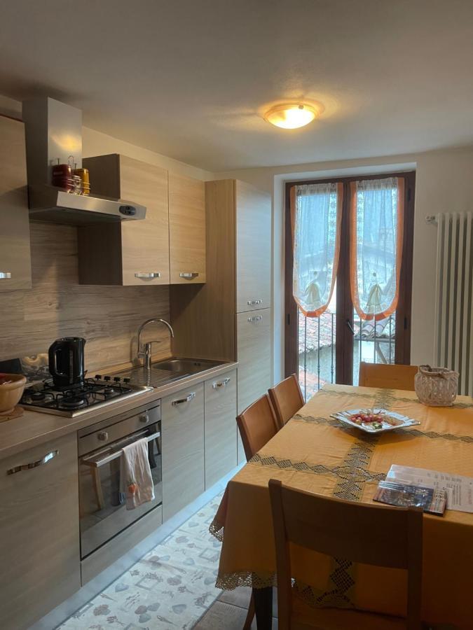 La Casa Di Pucci Nel Borgo Affrescato Di Parlasco Cortenova Exterior photo